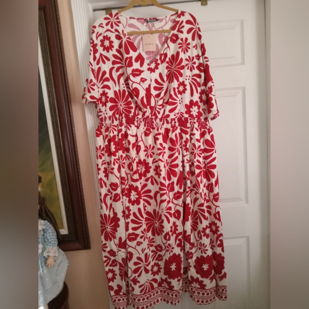 NWT Bloomchic Floral  Red and White Maxi Dress size 3X 🌺 🌸🌷.   BG 07 Bag 05 - Picture 6 of 7